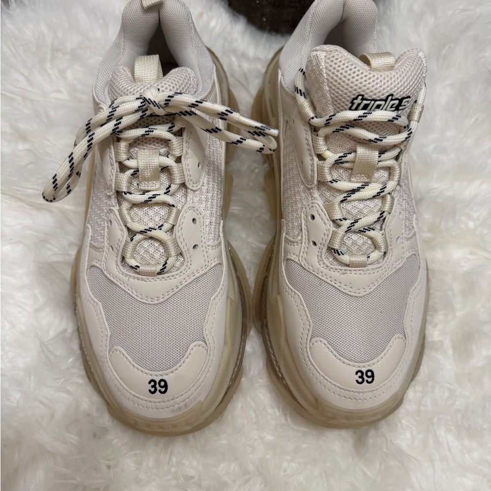 Balenciaga TRIPLE S SNEAKERS - Picture 2 of 7